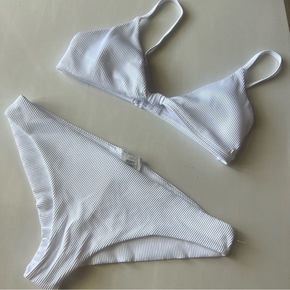 Roxy ribbed bikini NWOT - Picture 4 of 13